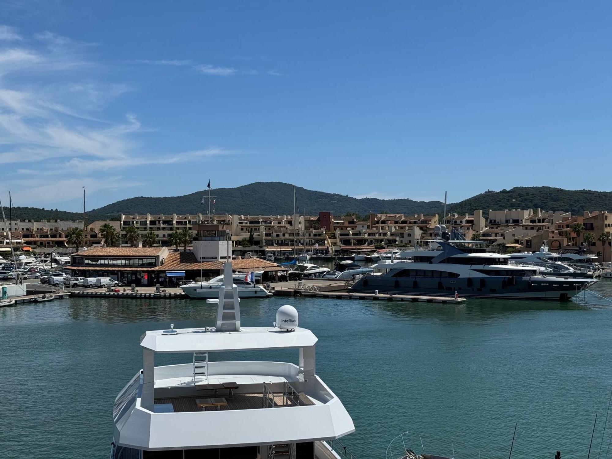 Apartamento Les Marines De Cogolin Exterior foto