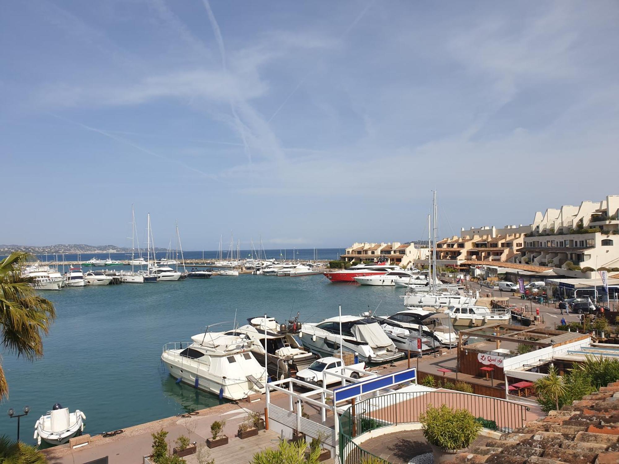 Apartamento Les Marines De Cogolin Exterior foto