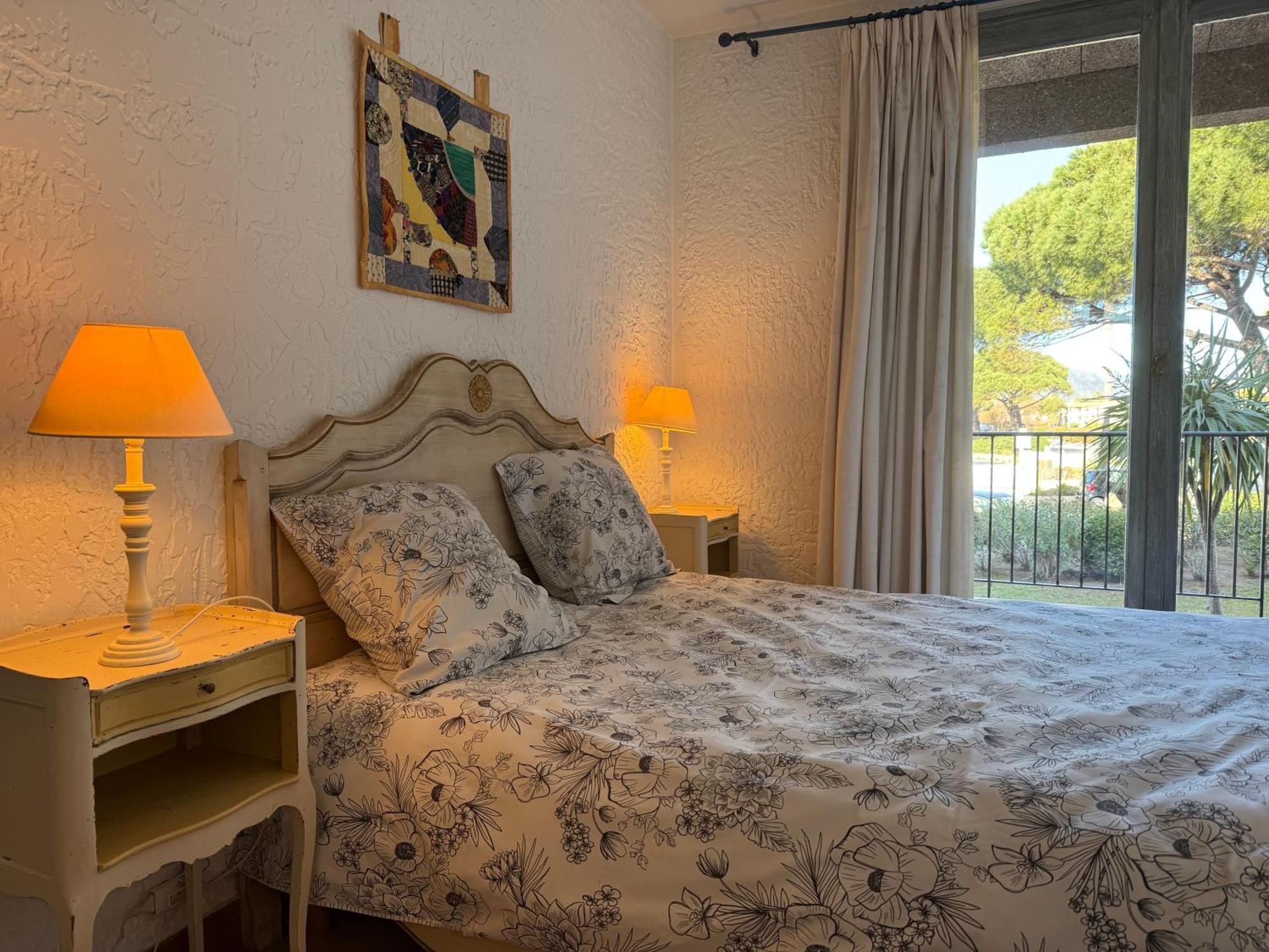Apartamento Les Marines De Cogolin Exterior foto
