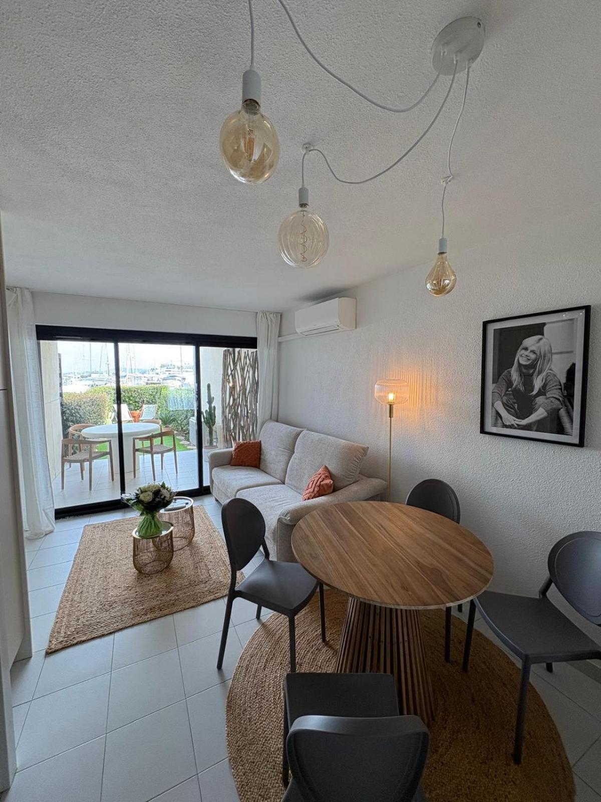 Apartamento Les Marines De Cogolin Exterior foto