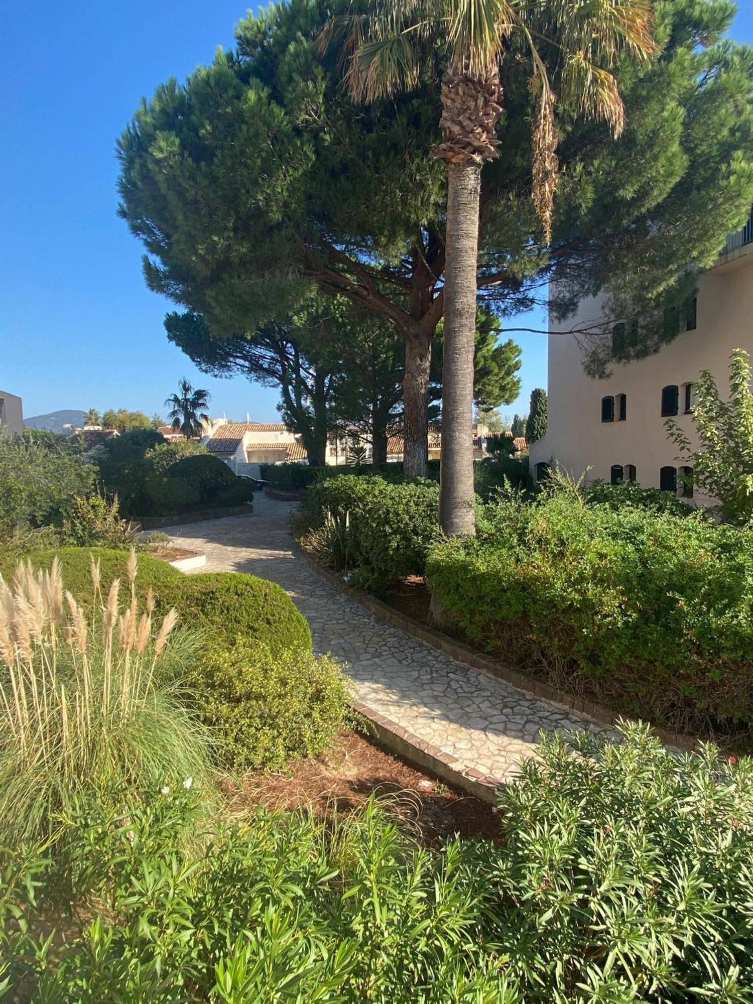 Apartamento Les Marines De Cogolin Exterior foto